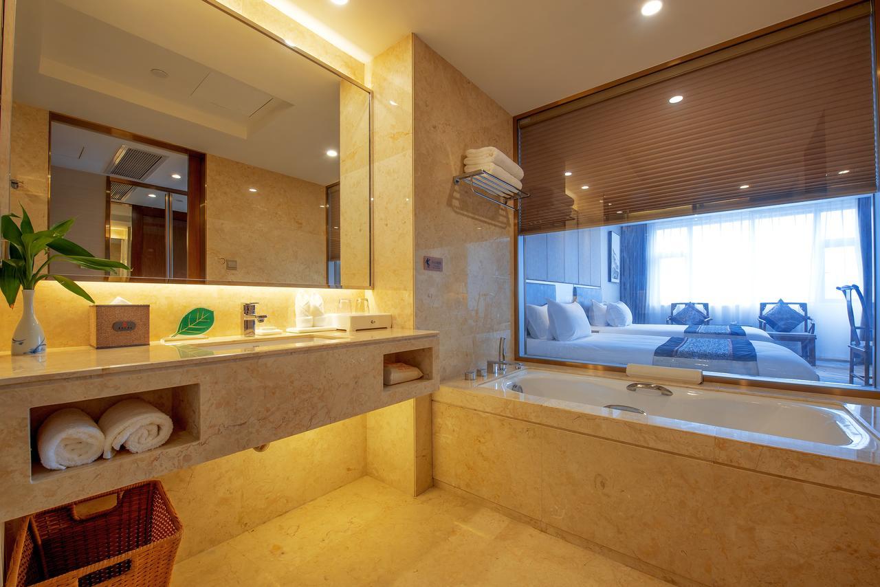 Jinghan Hotel Цзіндечжень Екстер'єр фото